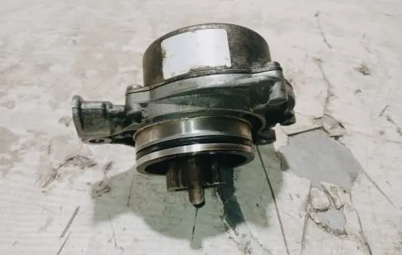 BMW 7 E65 E66 Vacuum pump 7791232