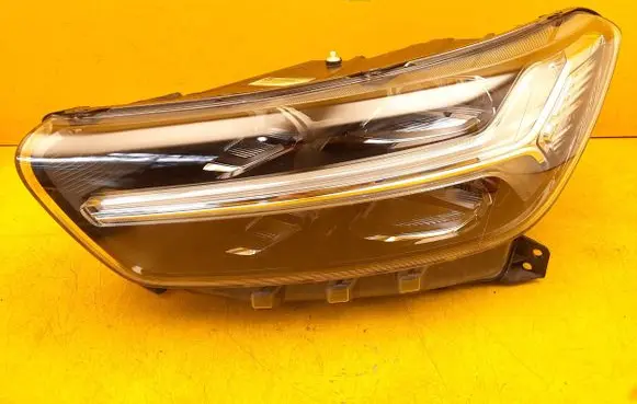 Volvo XC40 Headlight/headlamp 32133577
