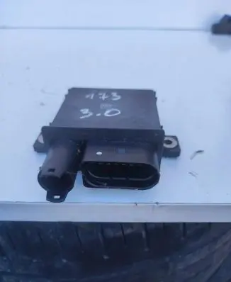 BMW 5 E60 E61 Glow plug pre-heat relay 132197
