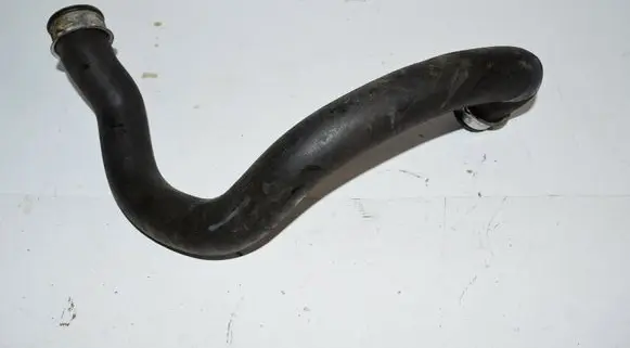 Mercedes-Benz C W204 Engine coolant pipe/hose 2045012982