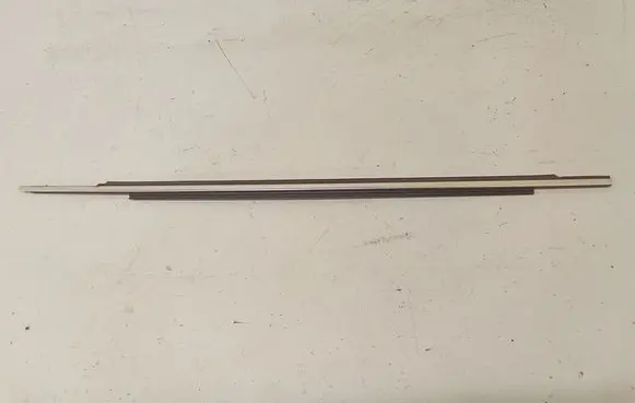 Volvo XC90 Front door glass trim molding 30634901