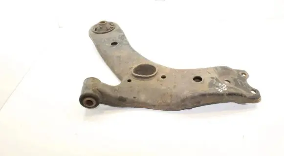 Toyota Avensis T270 Front lower control arm/wishbone