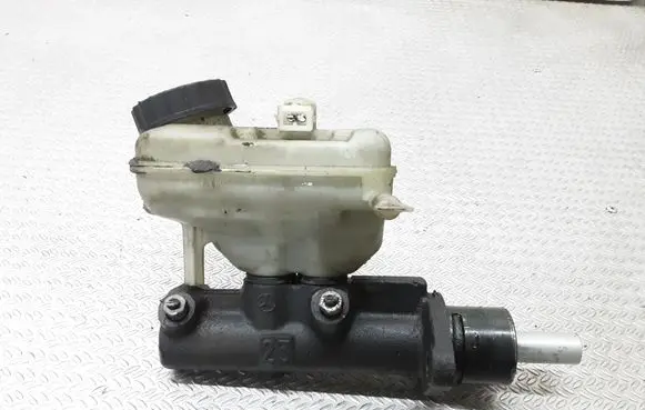 Mercedes-Benz Vito Viano W638 Master brake cylinder 21026099 A0024312802