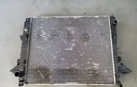 Land Rover Discovery 3 - LR3 Coolant radiator 7H228T000BA