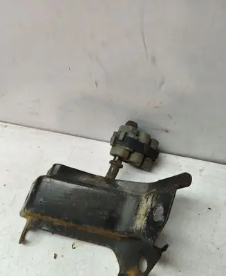 Renault Kangoo II Muffler mount bracket/holder 8200530560