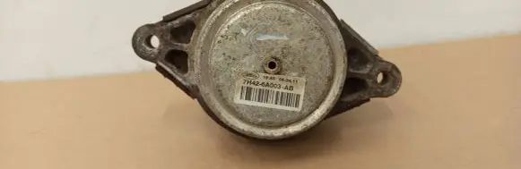 Land Rover Range Rover L322 Engine mount bracket 7H426A003AB