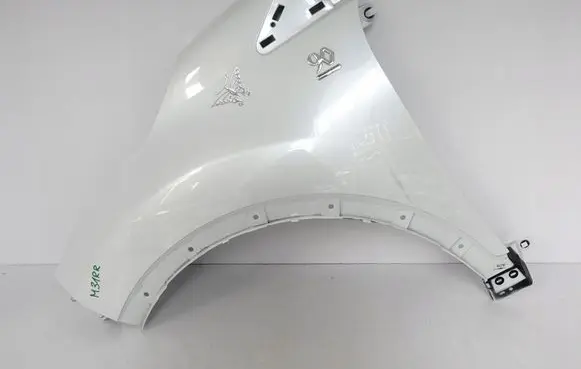 Renault Captur Fender 631018998R