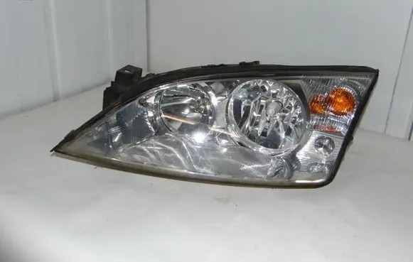 Ford Mondeo Mk III Headlight/headlamp 1435624 1S7113006SE 0301174203