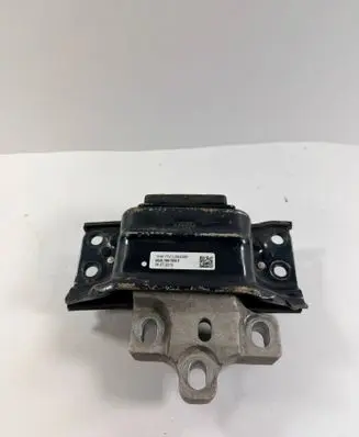 Volkswagen Tiguan Allspace Engine mount bracket 5QA199555F