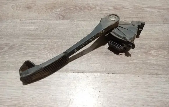 Volvo XC90 Accelerator throttle pedal 6PV00853717 30683518