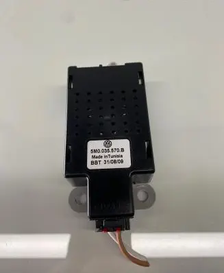 Volkswagen Golf V Aerial antenna amplifier 5M0035570B