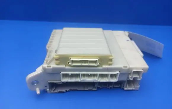 Lexus IS 220D-250-350 Fuse module 8273053021 6G181245 03226F30