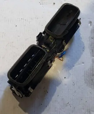 BMW 1 F20 F21 Dash center air vent grill 9207116 507892