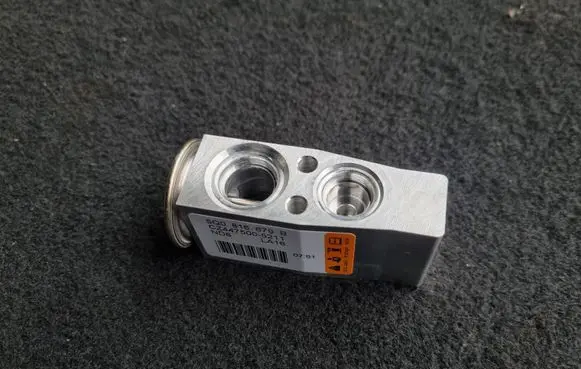 Skoda Superb B8 (3V) Air conditioning (A/C) expansion valve 5Q0816679B