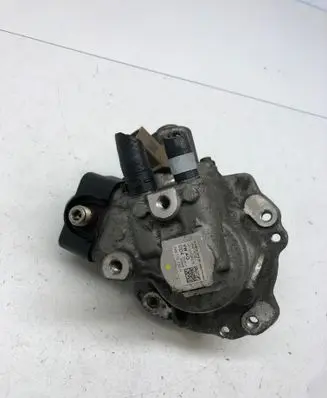 Seat Leon (5F) Fuel injection high pressure pump 04B130755H