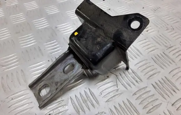 Dacia Sandero Engine mount bracket