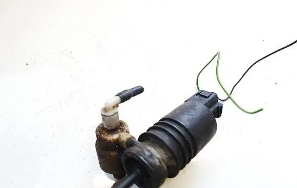 Skoda Octavia Mk1 (1U) Windscreen/windshield washer pump 1t0955651a