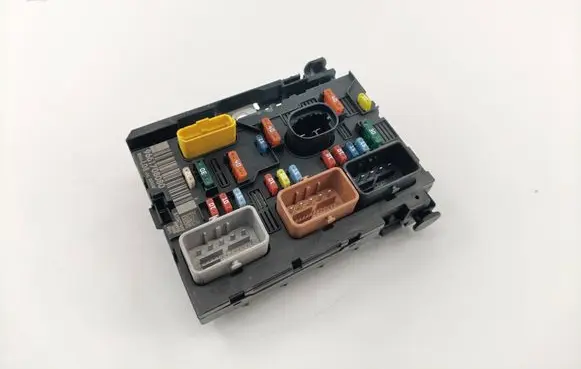 Citroen C4 I Picasso Fuse module 9661708080