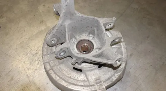 BMW 5 F10 F11 Rear wheel hub 6796099