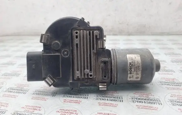 Volkswagen Touareg I Front wiper linkage and motor 7L0955119K