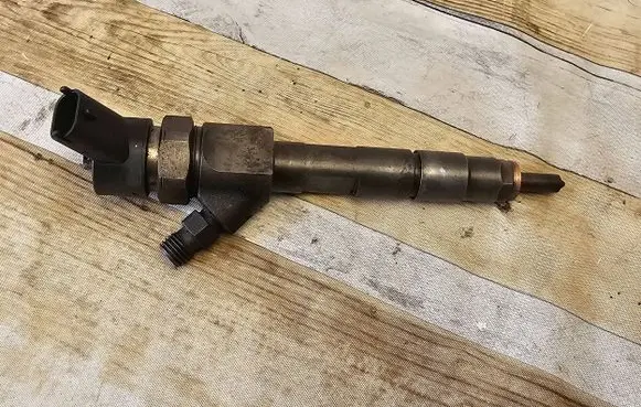Renault Laguna II Fuel injector 0445110021