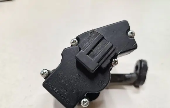Ford Galaxy Vent window/glass motor 7M0847079