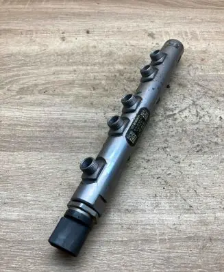 Mini Cooper Countryman R60 Fuel main line pipe 7823460 0445214237