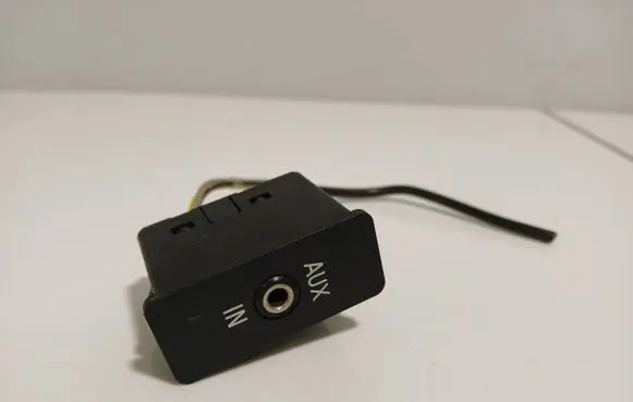 Mini One - Cooper R50 - 53 AUX in-socket connector 6930561