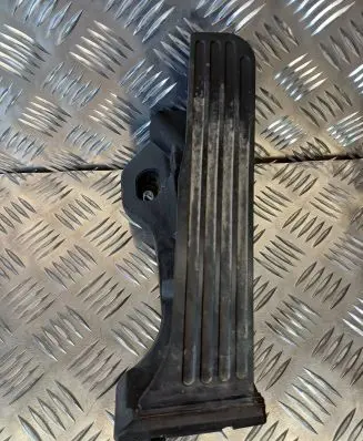 Volkswagen Golf Plus Accelerator throttle pedal 1K1721503M 6PV00889000