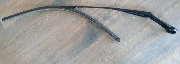 Ford Focus Windshield/front glass wiper blade BM51117526BB
