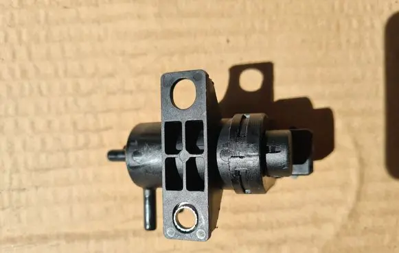 Dacia Dokker Vacuum valve 8200762162-II