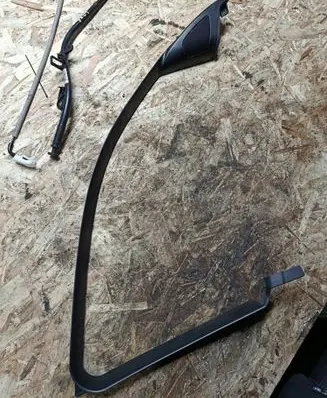 BMW 1 E81 E87 Front door glass trim molding 7121145 15732001