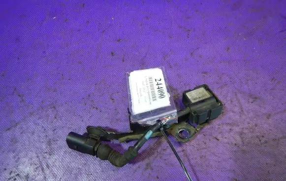 Audi A8 S8 D3 4E Acceleration sensor 4E0616575J