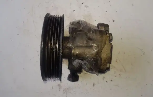 KIA Sorento Power steering pump