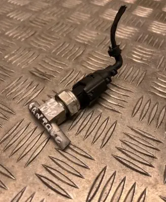 Air conditioning (A/C) pressure sensor