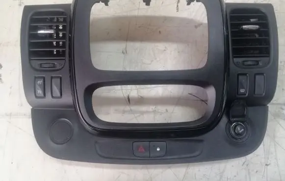 Renault Trafic III (X82) Radio/GPS head unit trim 9386799893867998