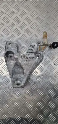 BMW 1 F20 F21 Engine mounting bracket 6789093