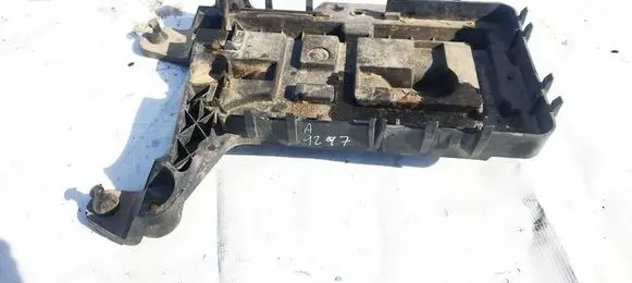 Volkswagen Touran I Battery box tray 1K0915333B