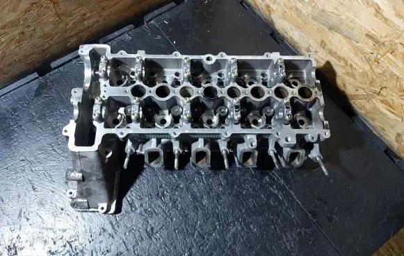 BMW 3 E46 Engine head 22466019