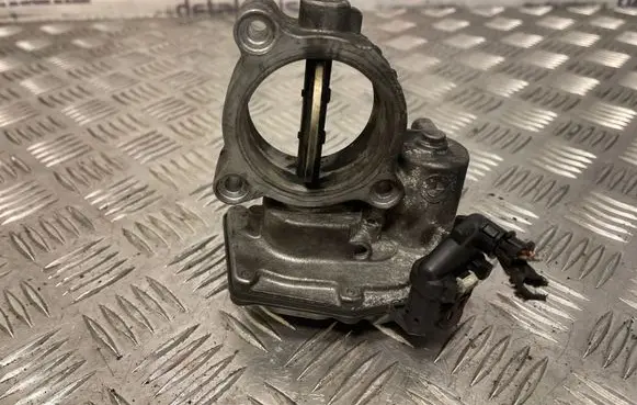 BMW 5 F10 F11 Throttle valve 1354781075