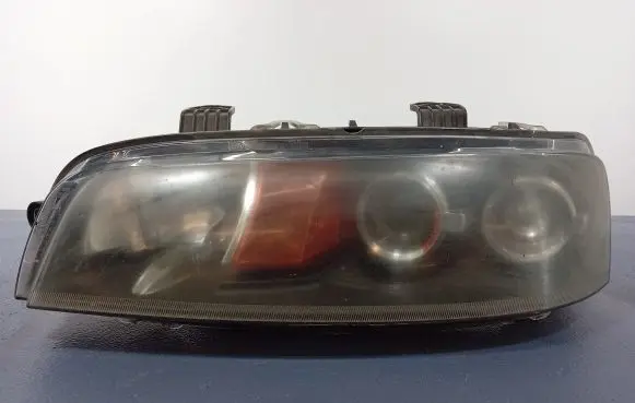 Fiat Punto (188) Headlight/headlamp 89101051