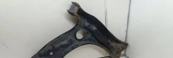 Volkswagen Polo V 6R Front lower control arm/wishbone 6R0407151A