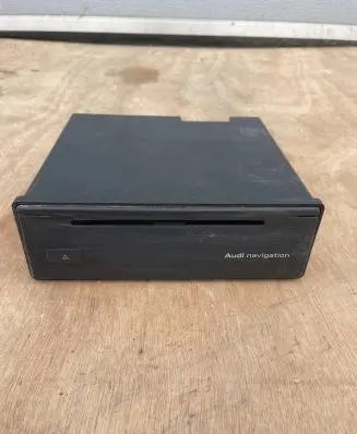 Audi A6 S6 C5 4B Navigation unit CD/DVD player 8618842290