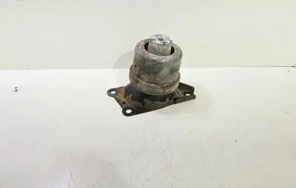 Volkswagen Transporter - Caravelle T5 Engine mount bracket 7E0199256J