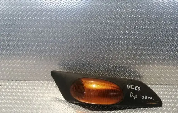 Iveco Daily 30.8 - 9 Front fender indicator light 500322577