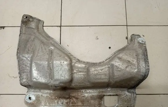 BMW X5 E70 Exhaust heat shield 7185023