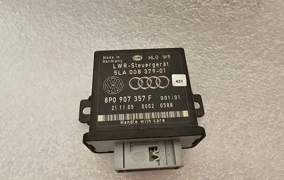 Audi Q7 4L Light module LCM 5LA00837901 8P0907357F 00020588