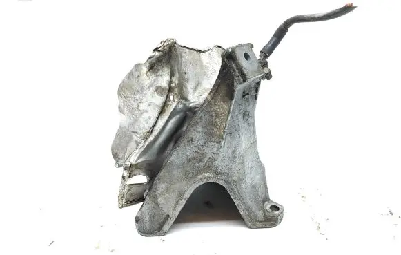 Audi A4 S4 B7 8E 8H Engine mounting bracket 8D0199388