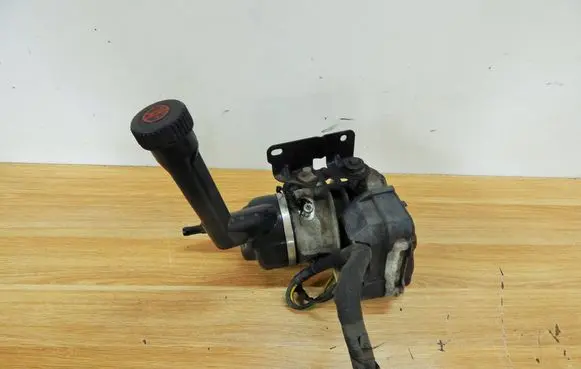 Peugeot Partner Power steering pump 9673536480 A0025875