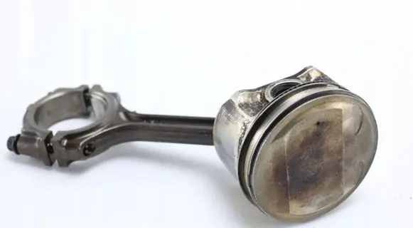 Nissan Primera Piston 